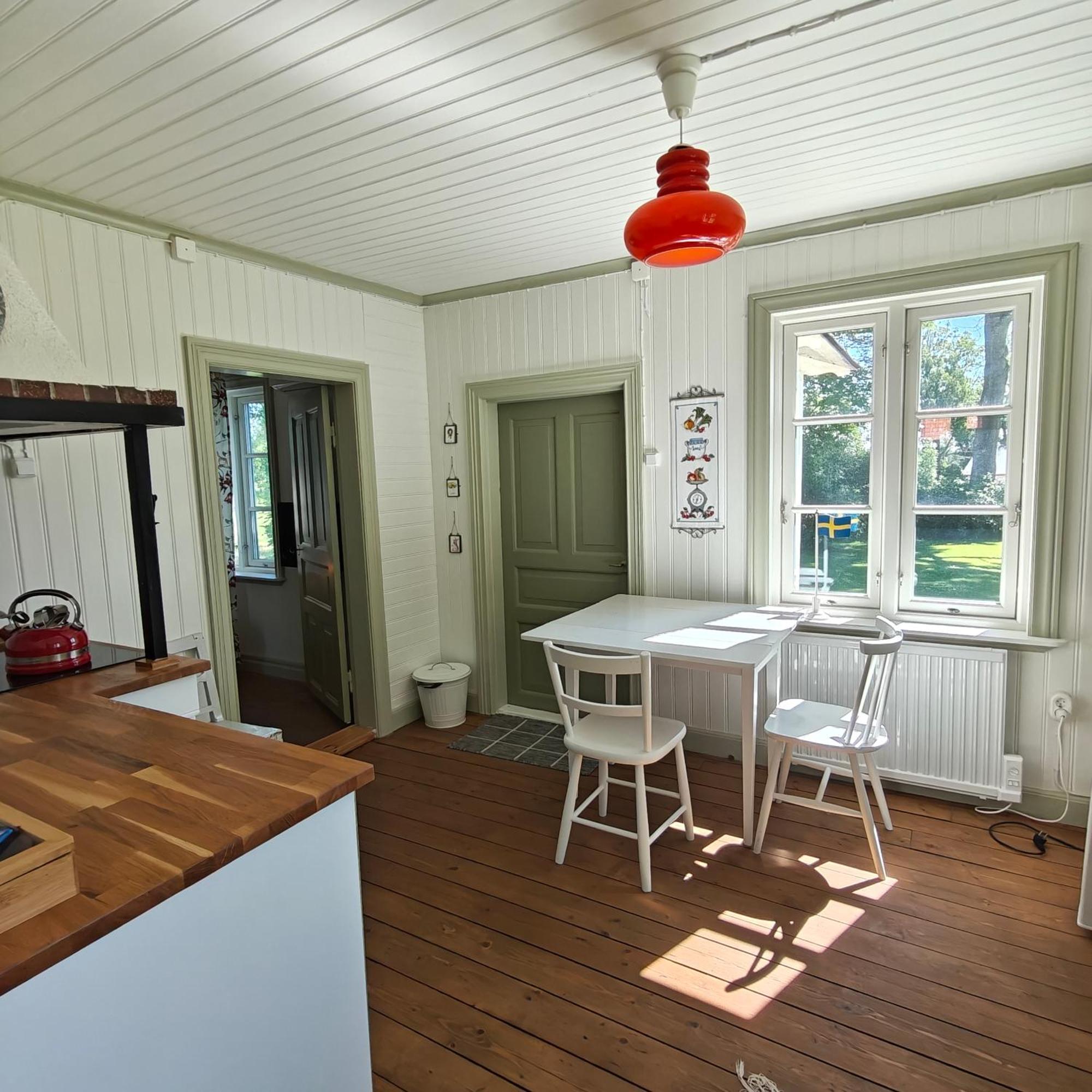 Lilla Backen Hjo Exterior foto